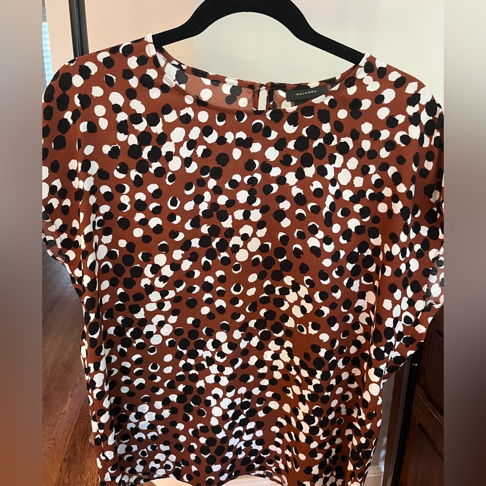 Women’s Halogen blouse. Size Small.